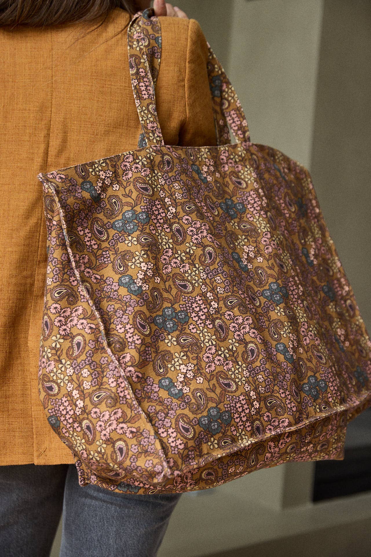 Arabesque cotton weekend bag